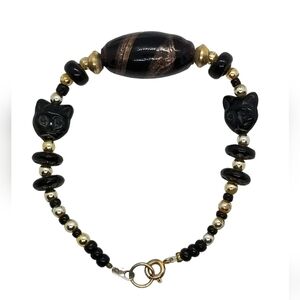 VINTAGE BLACK & GOLD CAT ART GLASS BEADED BRACELET